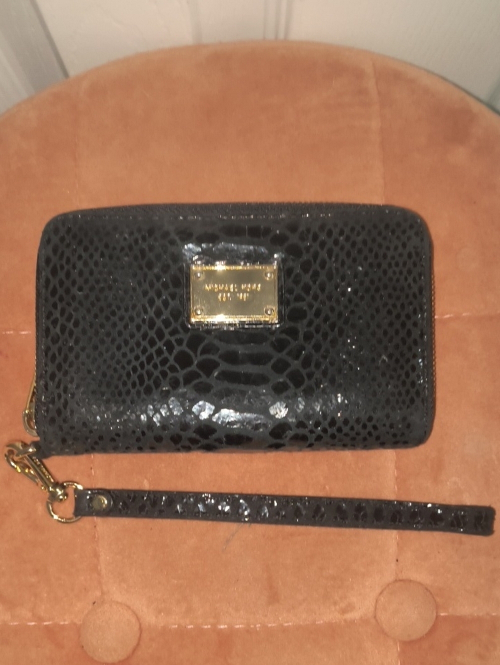 Michael Kors Essential Zip Wallet Black Embossed Python Leather Wristlet - Picture 2 of 10